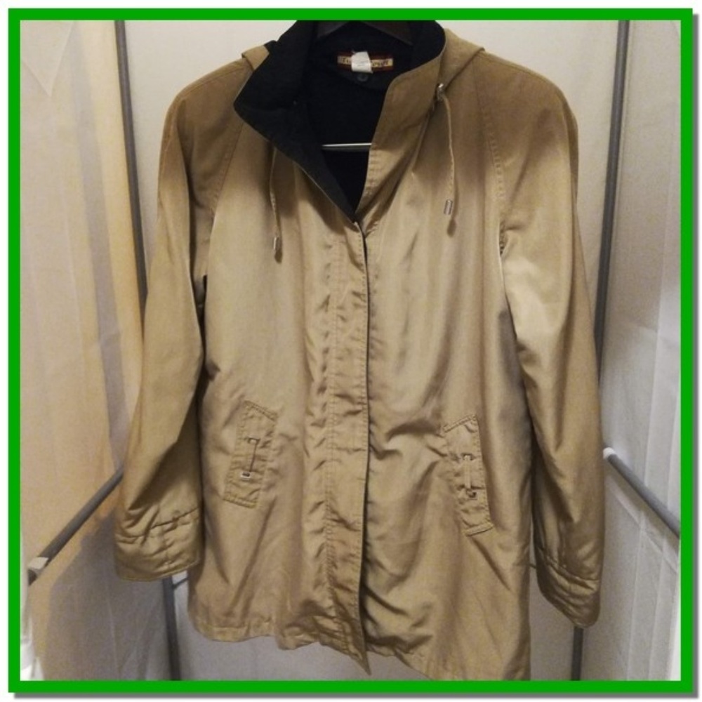 2+@$4 SALE! Vintage Raincoat by Tudor Court Size M